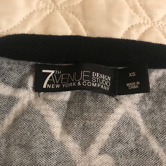 Sweaters❄️ - Picture 3 of 5